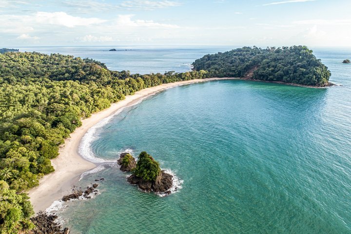 Strand von Espadilla im Manuel Antonio-Nationalpark in Costa Rica