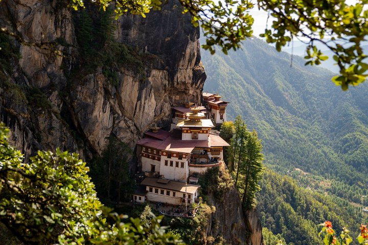 Blick auf Taktsang - das Tigernestkloster in Bhutan