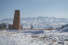 Burana-Turm im Winter in Kirgistan