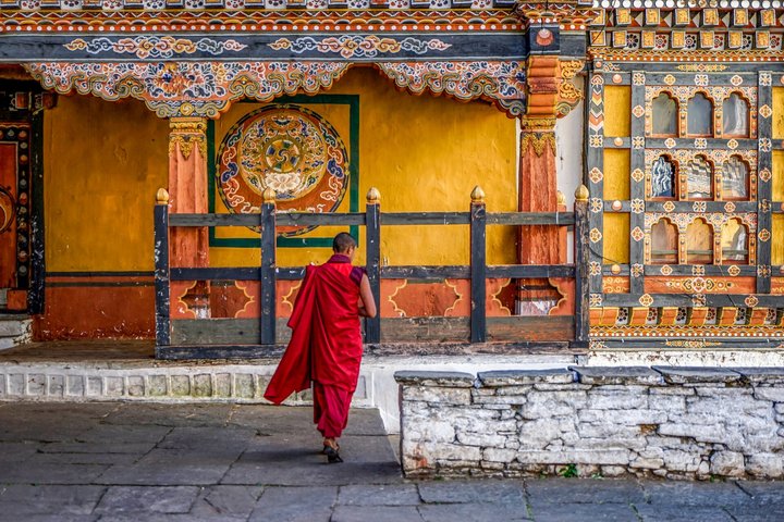 Mönch im Rinpung Dzong in Bhutan