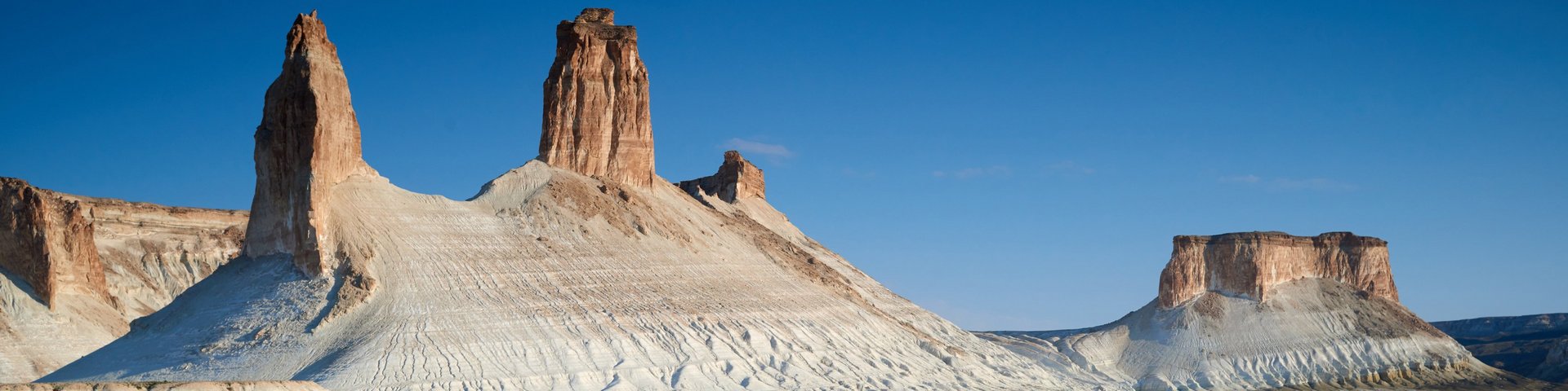Gesteinsformationen des Ustjurt Plateaus in Kasachstan