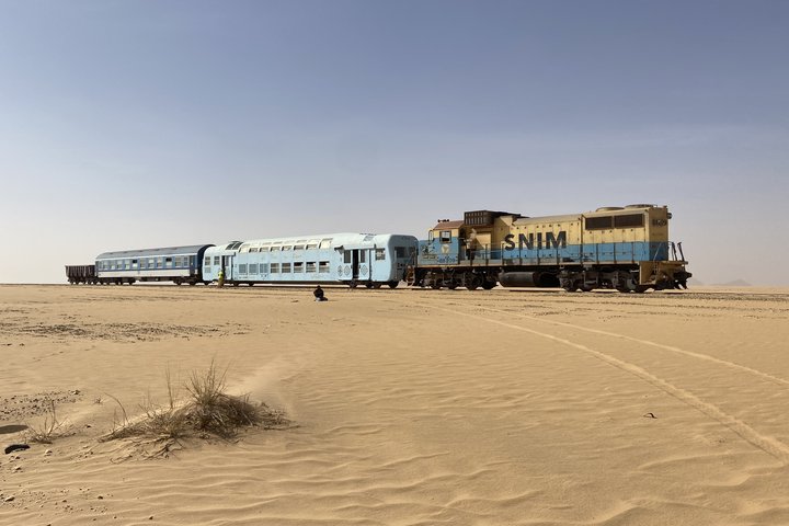 Mit der Eisenbahn in der Sahara unterwegs