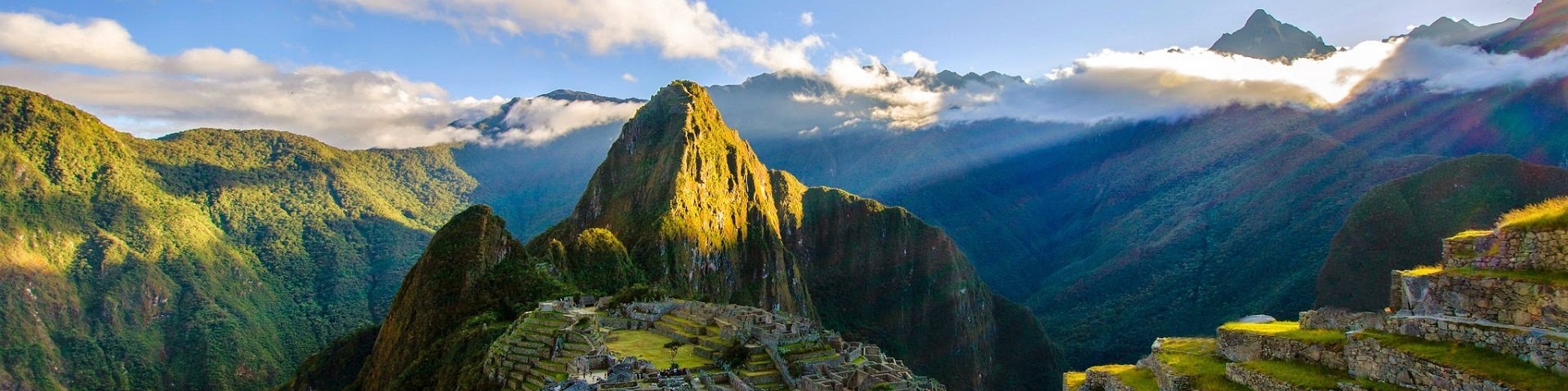 Inkastätte Machu Picchu in der Bergwelt Perus