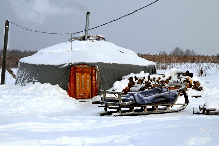 Jurte im Winter in Sibirien